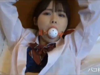 国产TS系列伪娘余喵喵和咕噜一起给直男主人舔脚 两只小母狗乖巧的趴着被双飞后入